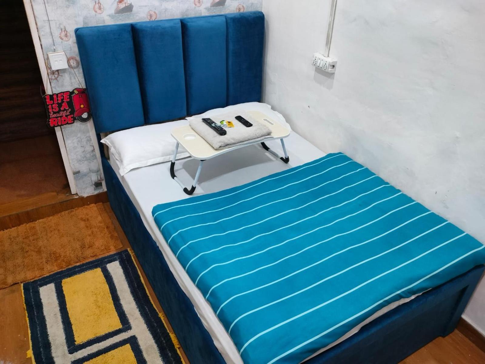 Kishan Home Stay Матура Екстериор снимка