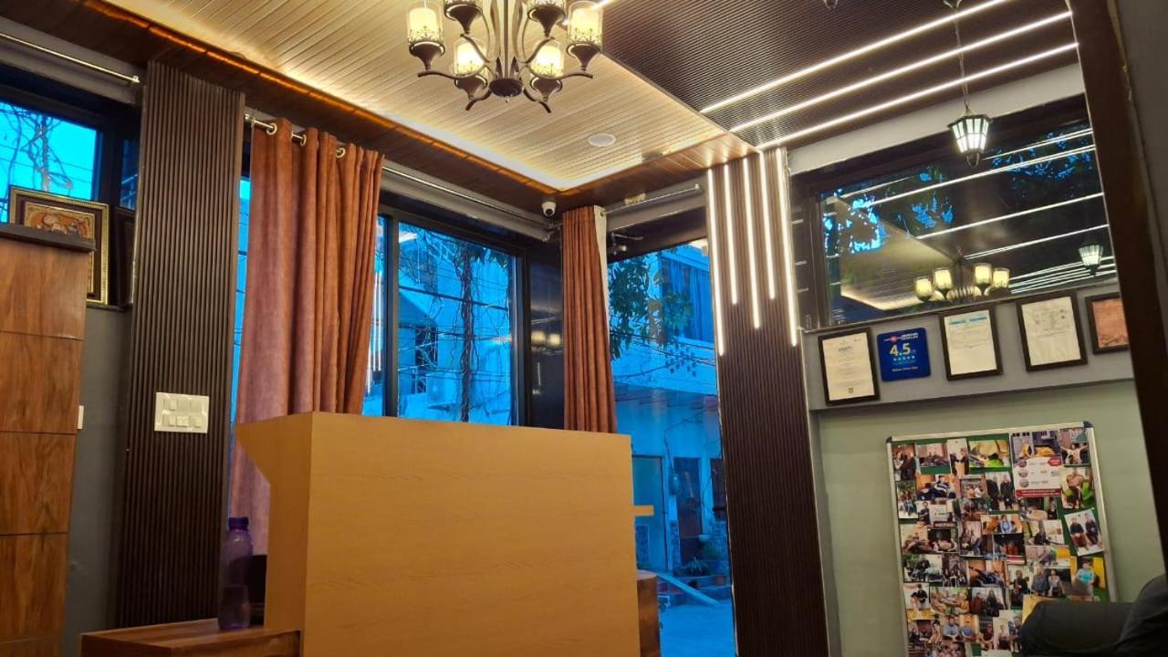 Kishan Home Stay Матура Екстериор снимка